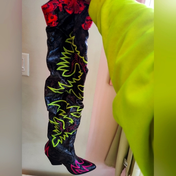 Cowboy Boots - Picture 2 of 3